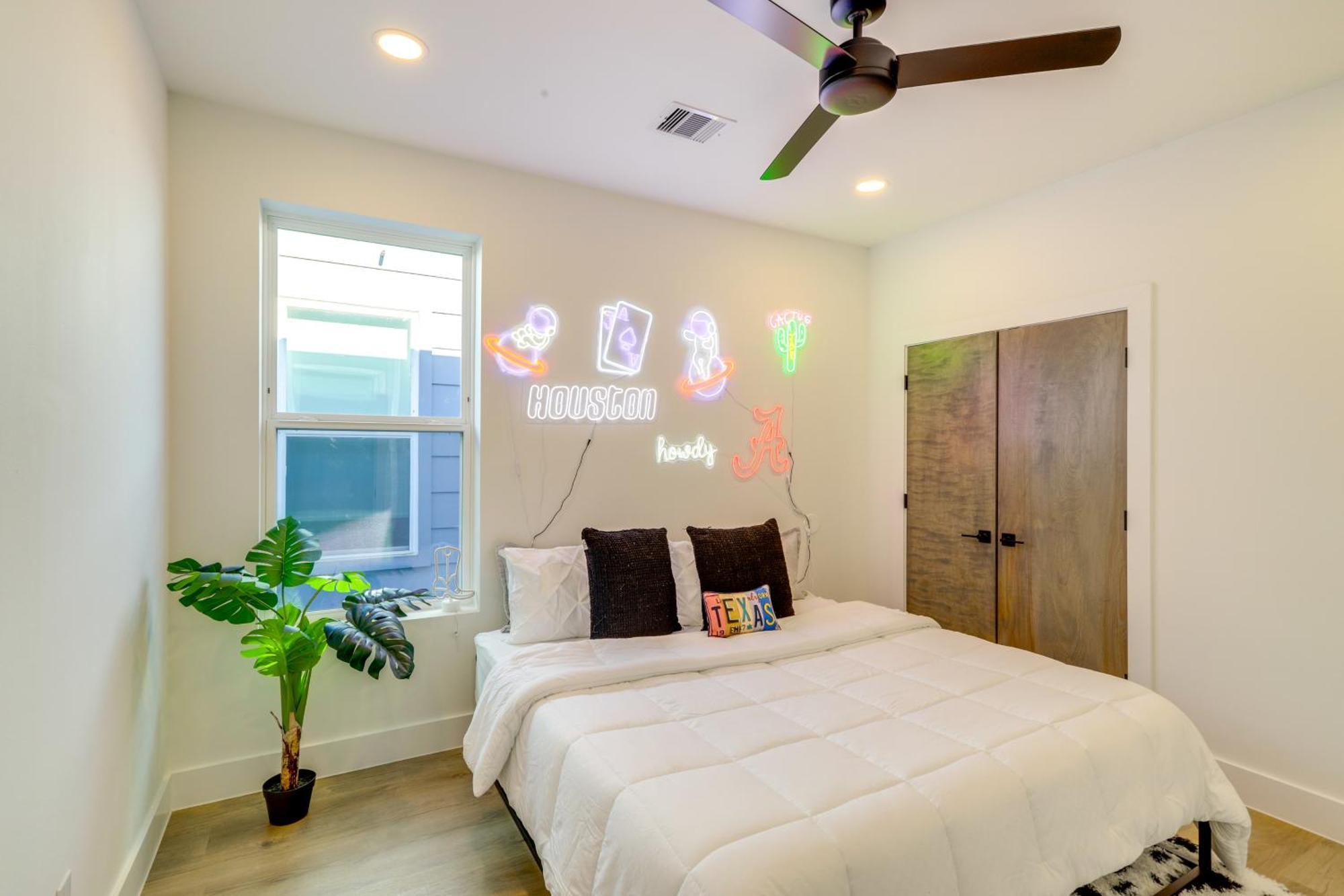 3 Mi To Dtwn Modern Townhome With Yard In Хьюстон Экстерьер фото