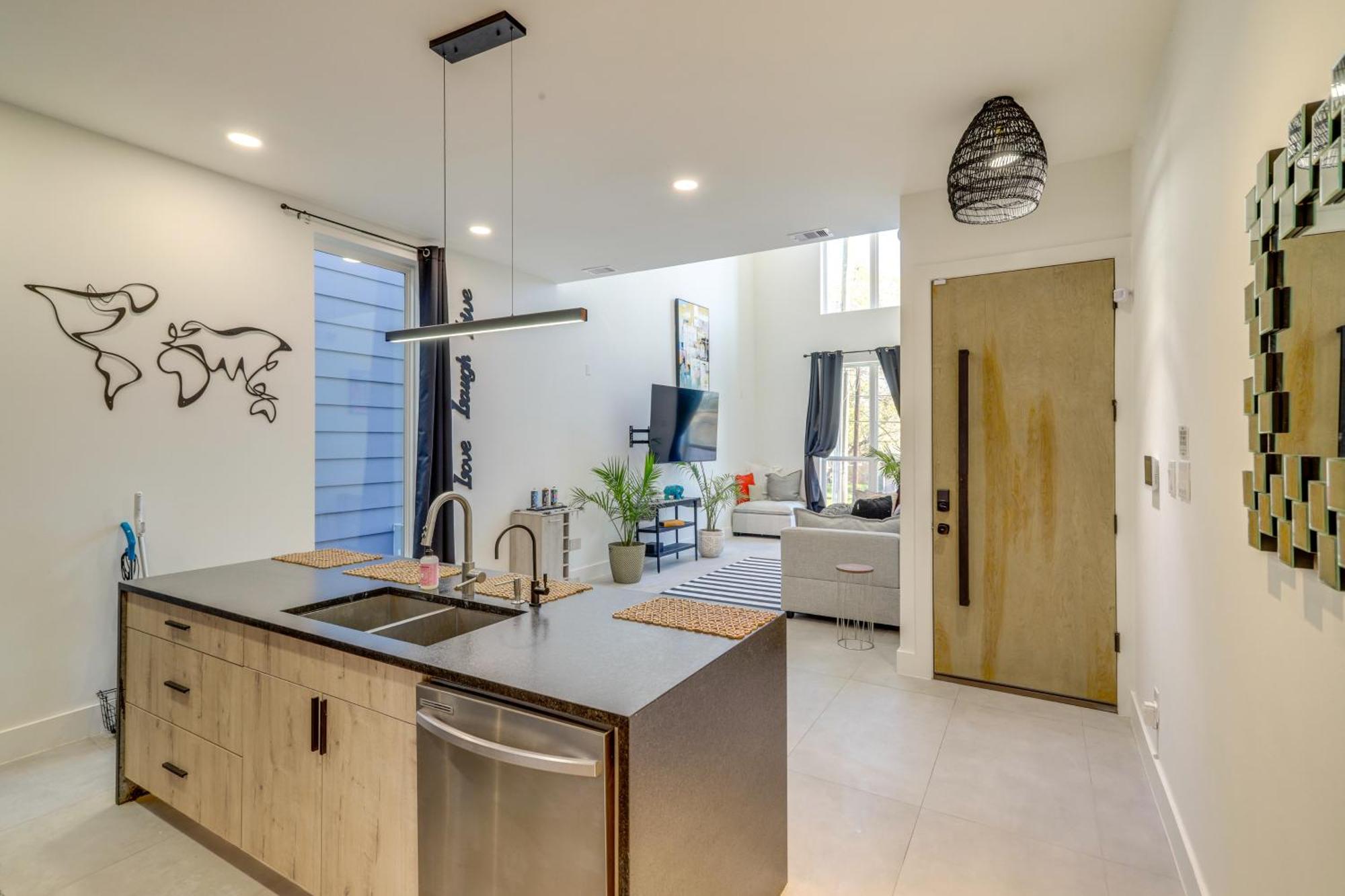 3 Mi To Dtwn Modern Townhome With Yard In Хьюстон Экстерьер фото