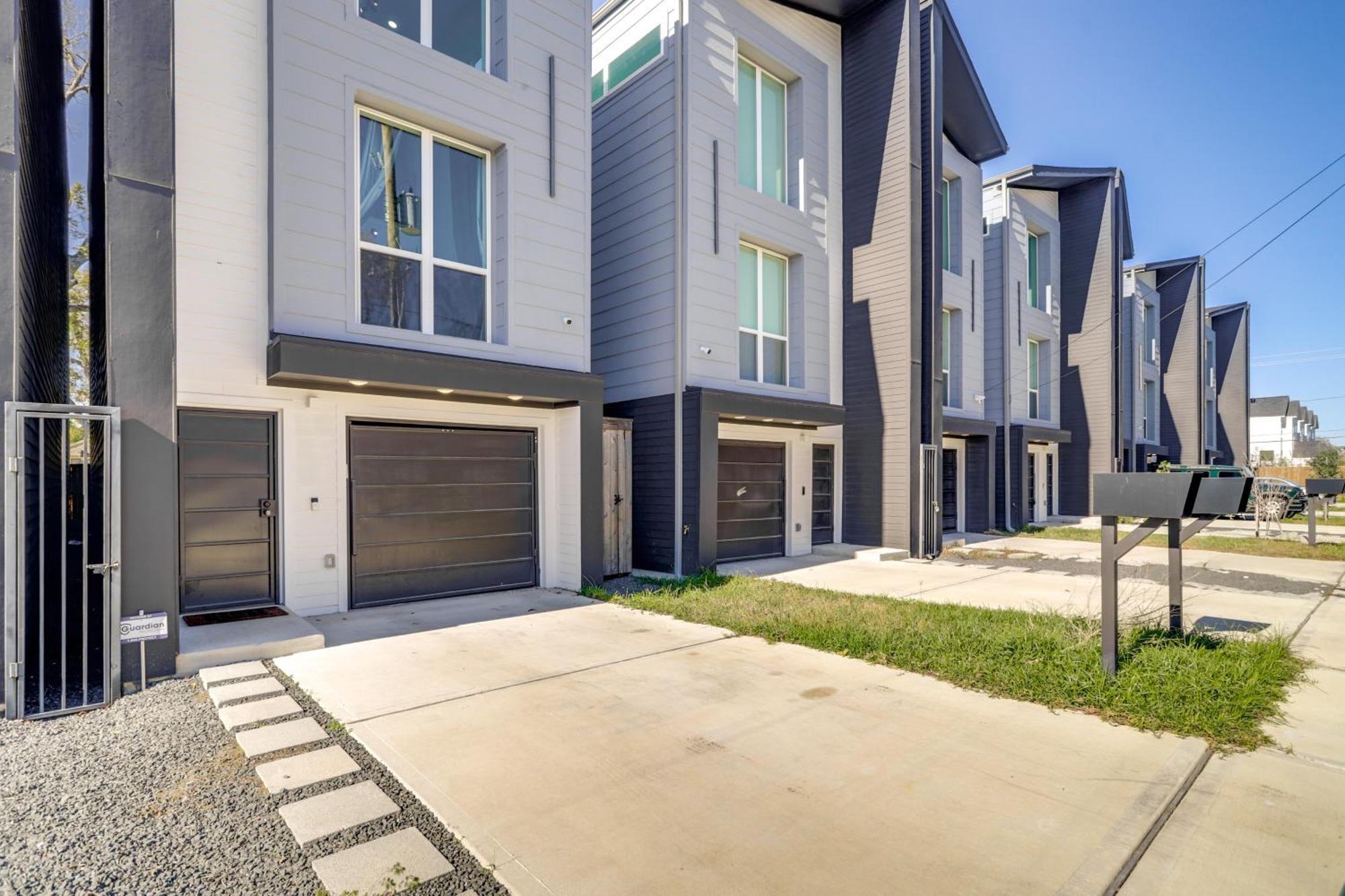 3 Mi To Dtwn Modern Townhome With Yard In Хьюстон Экстерьер фото
